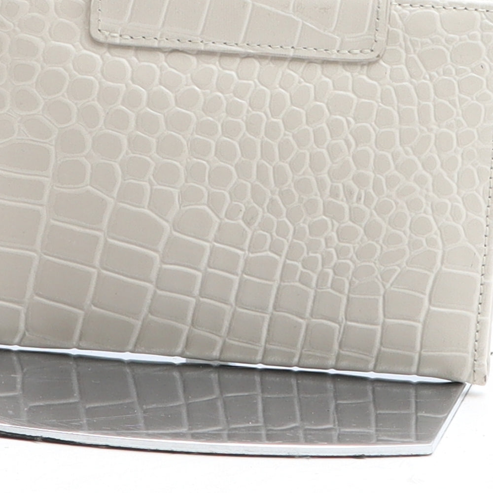 Preworn Womens Beige Polyurethane Bow Tie Wallet Size M - Croc Texture