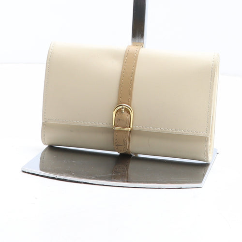 Preworn Womens Beige Polyurethane Bow Tie Wallet Size S