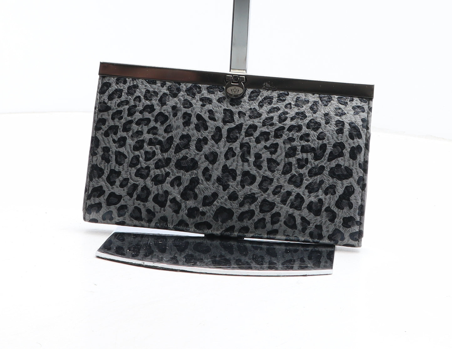 Preworn Womens Grey Animal Print Polyurethane Bow Tie Wallet Size M - Leopard Pattern
