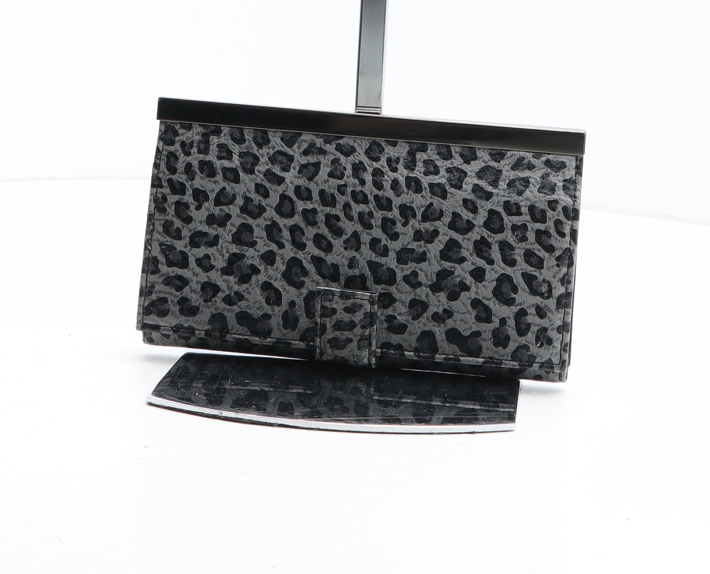 Preworn Womens Grey Animal Print Polyurethane Bow Tie Wallet Size M - Leopard Pattern