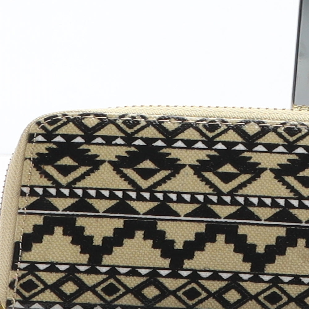 Preworn Womens Beige Geometric Polyurethane Bow Tie Wallet Size M