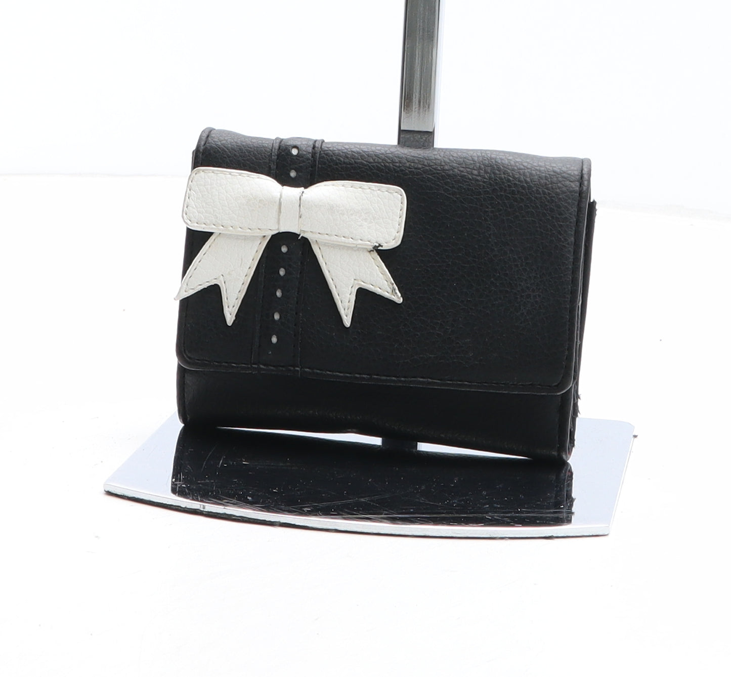 Preworn Womens Black Polyurethane Bow Tie Wallet Size S