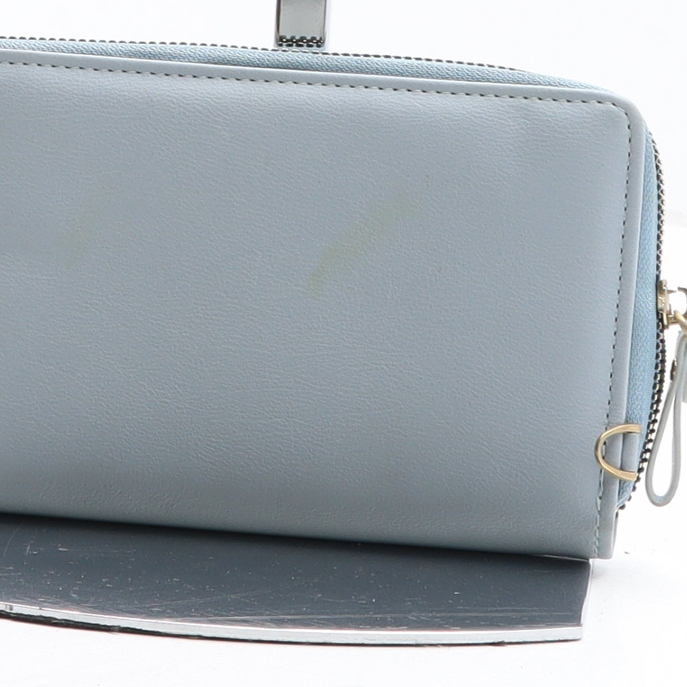 Forever Young Womens Blue Polyurethane Bow Tie Wallet Size M