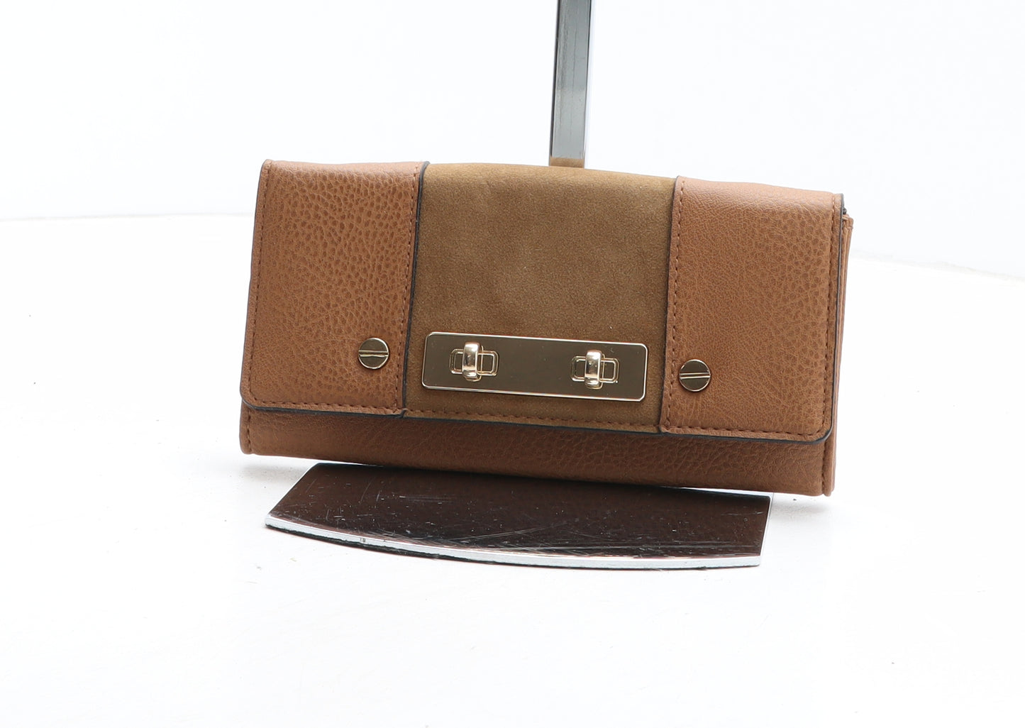 Preworn Womens Brown Polyurethane Bow Tie Wallet Size M