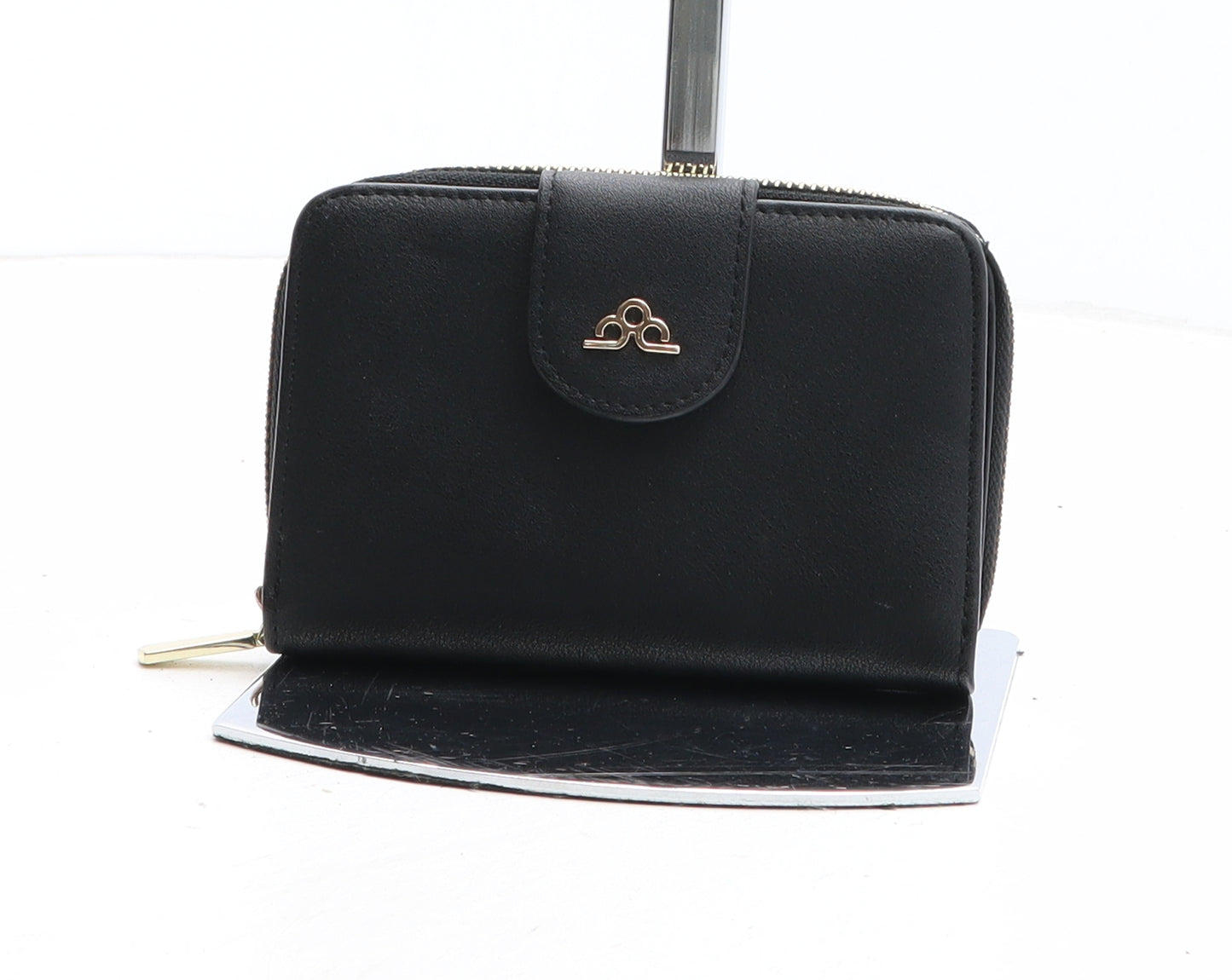 Preworn Womens Black Polyurethane Bow Tie Wallet Size S