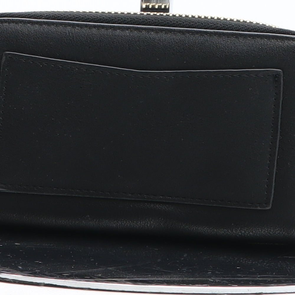 Preworn Womens Black Polyurethane Bow Tie Wallet Size S