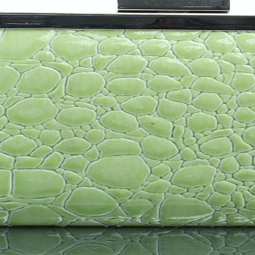 Preworn Womens Green Polyurethane Bow Tie Wallet Size M - Croc Texture