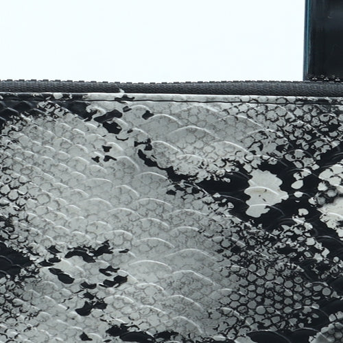 Preworn Womens Black Animal Print Polyurethane Bow Tie Wallet Size M - Snakeskin Pattern