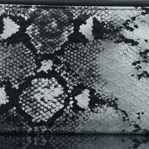 Preworn Womens Black Animal Print Polyurethane Bow Tie Wallet Size M - Snakeskin Pattern