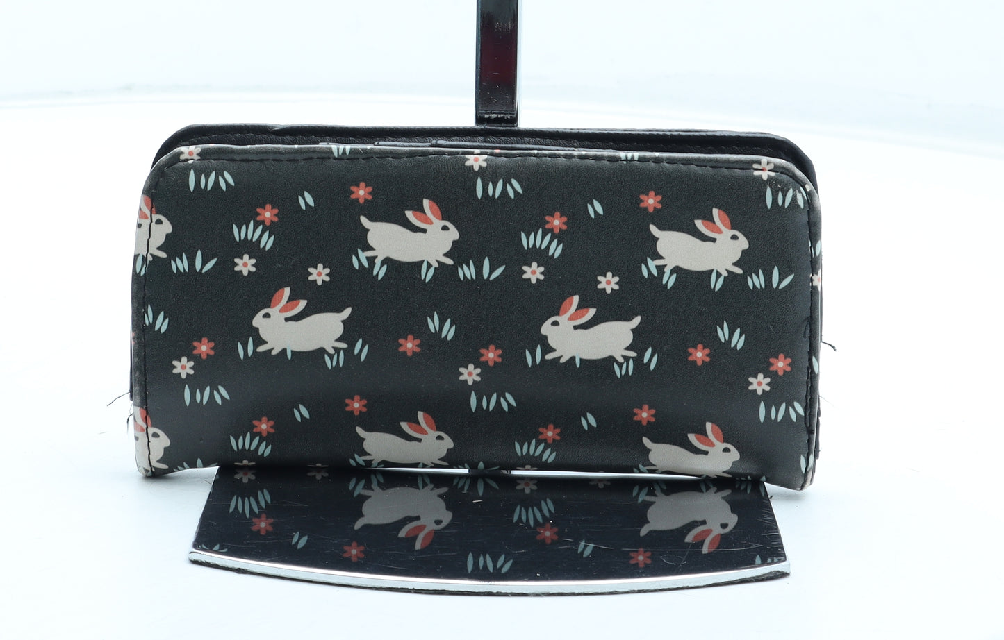 Preworn Womens Grey Geometric Polyurethane Bow Tie Wallet Size M - Rabbit Pattern