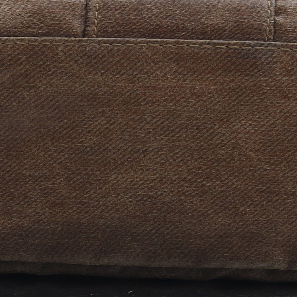 Preworn Womens Brown Leather Clutch Size Small