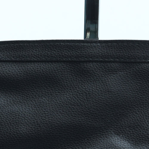 Preworn Womens Black Polyurethane Clutch Size Medium