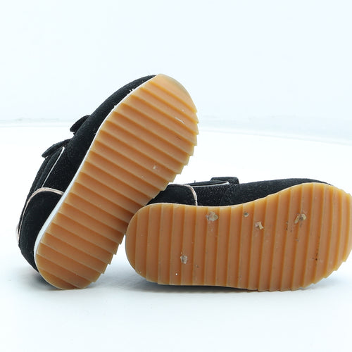 Primark Girls Black Polka Dot Polyurethane Trainer UK 5 22