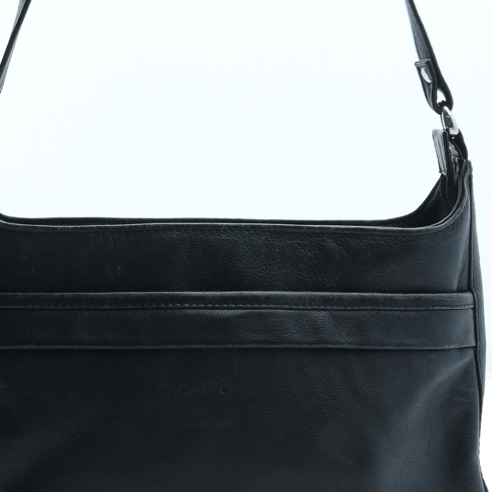 Taurus Womens Black Leather Crossbody Size Medium