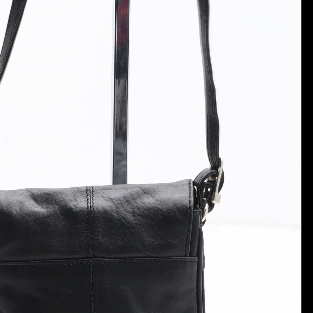Maxton Womens Black Leather Crossbody Size Mini