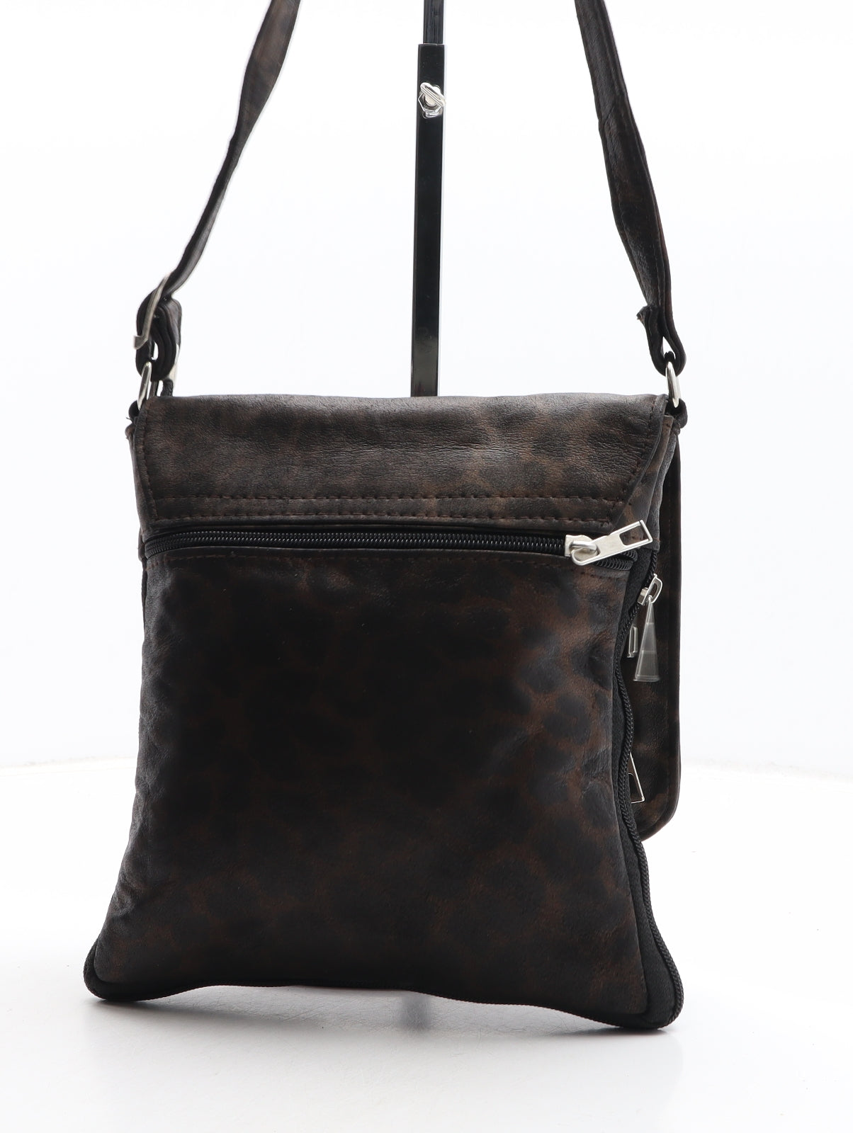 Preworn Womens Brown Animal Print Polyurethane Crossbody Size Medium - Leopard Pattern