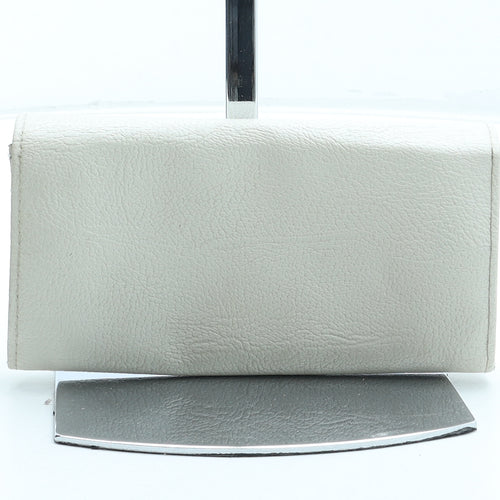 Preworn Womens Ivory Polyurethane Bow Tie Wallet Size S