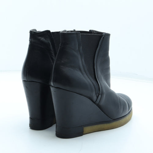 Preworn Womens Black Leather Chelsea Boot UK