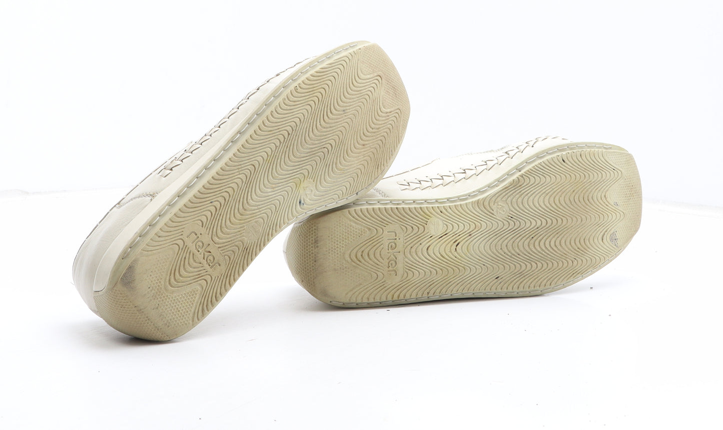 Preworn Womens Beige Synthetic Slip On Casual UK - UK Size Estimated 8