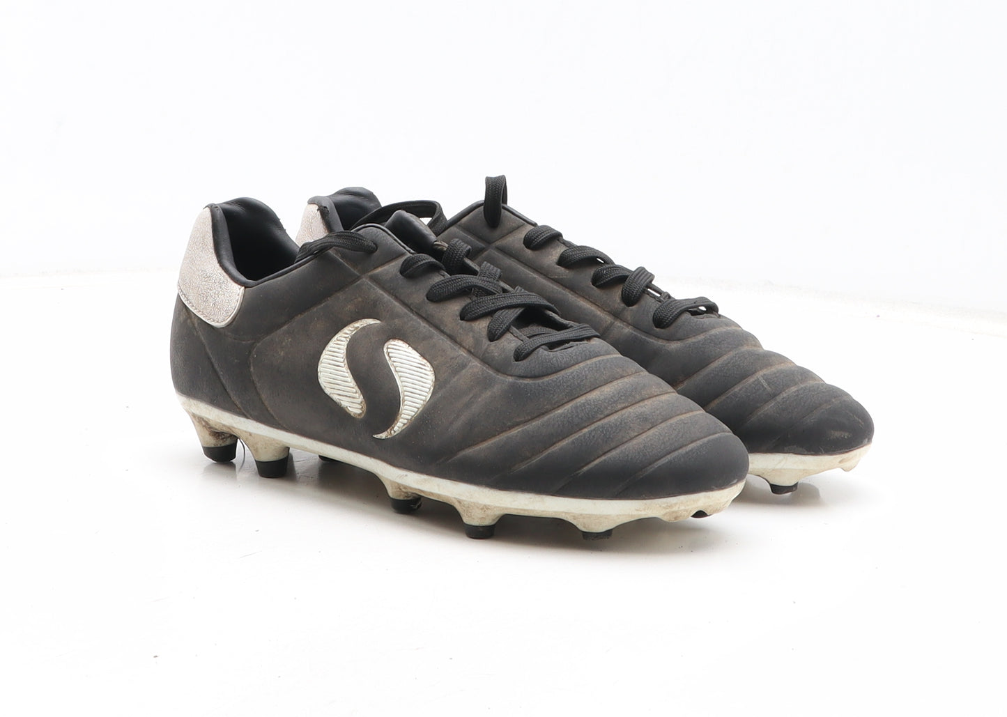 Sondico Boys Black Synthetic Trainer UK 3 - Football Boots