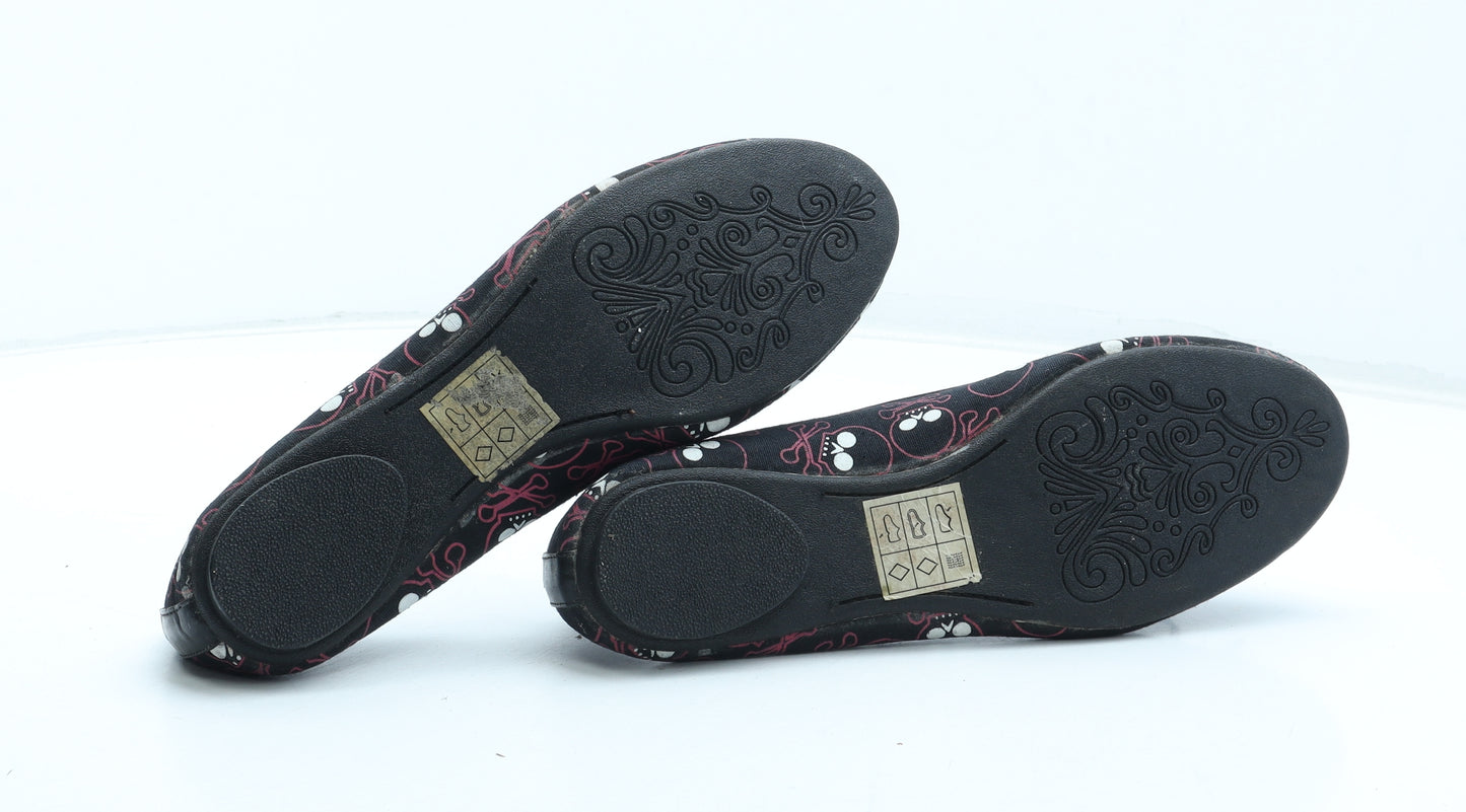 Annabelle Womens Black Geometric Polyester Ballet Flat UK - Skull Pattern