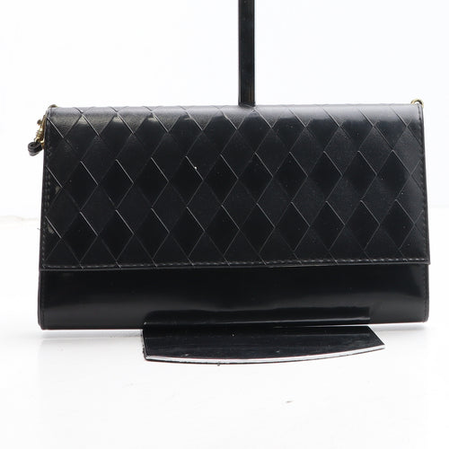 Preworn Womens Black Argyle/Diamond Polyester Clutch Size Medium