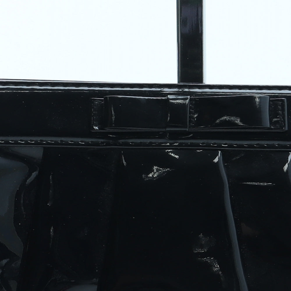 Preworn Womens Black Polyurethane Clutch Size Small