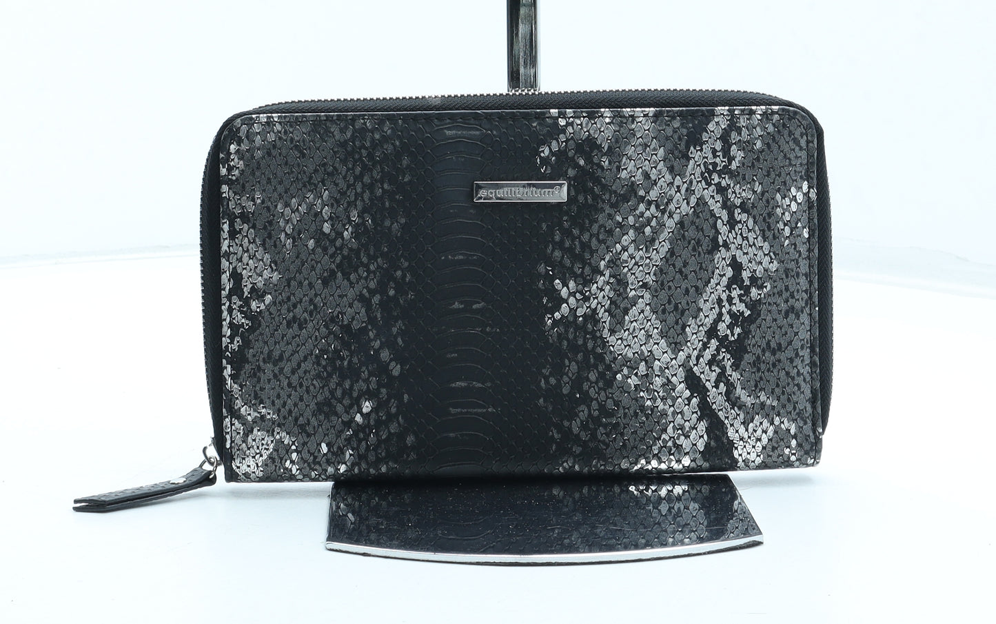 Equilibrium Womens Black Animal Print Polyurethane Bow Tie Wallet Size S - Snakeskin Pattern