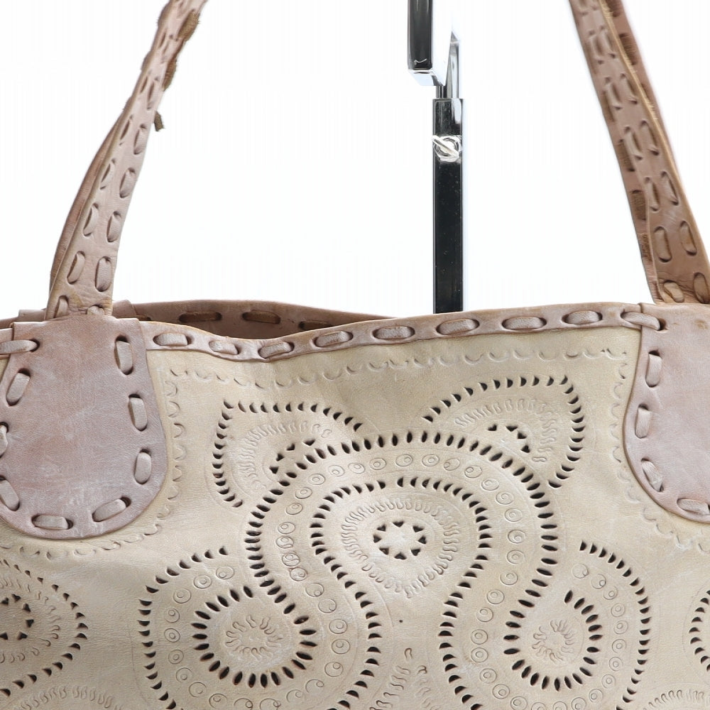 Preworn Womens Beige Geometric Polyurethane Top Handle Bag Size Medium