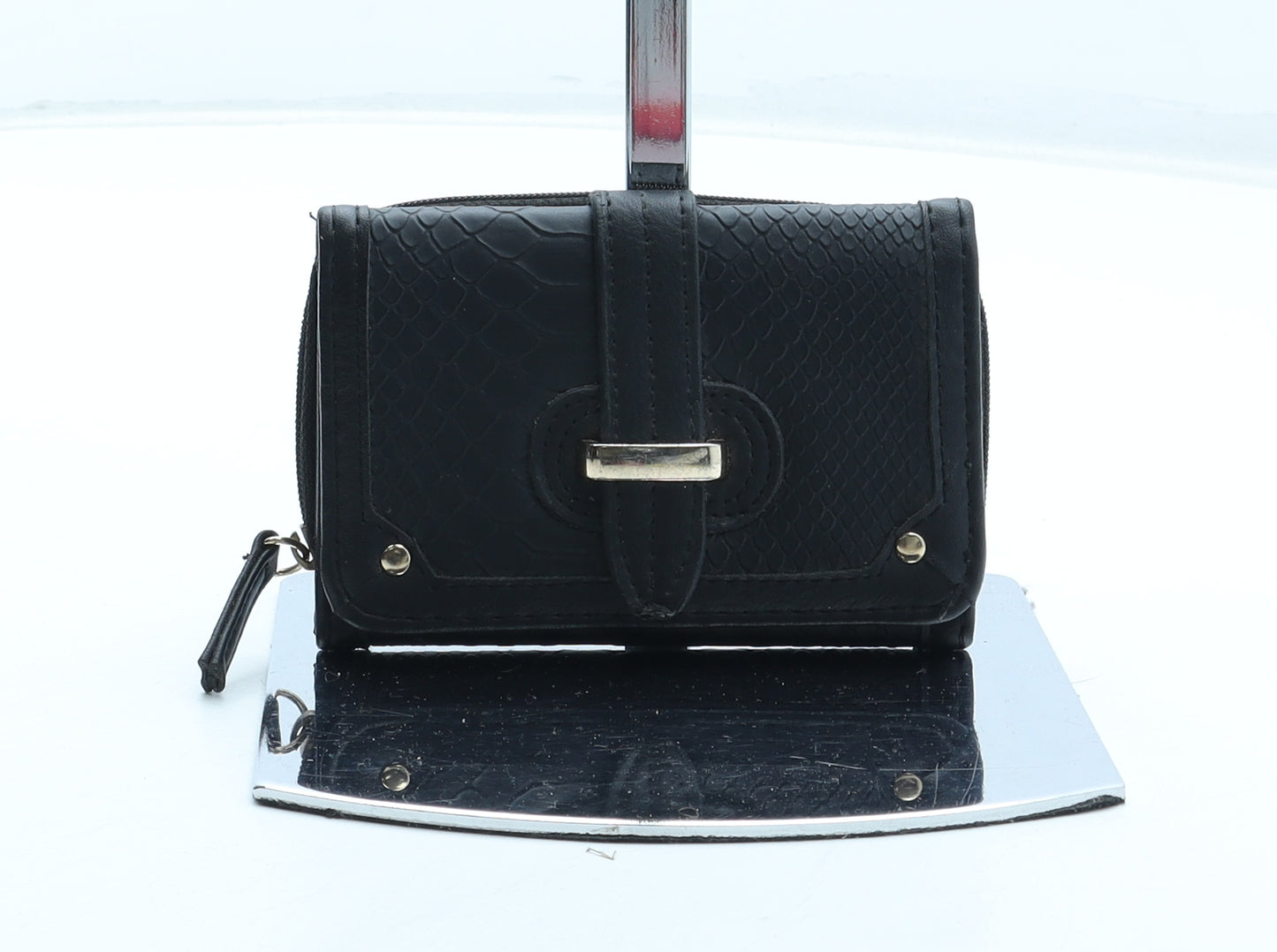 Preworn Womens Black Polyurethane Bow Tie Wallet Size S - Croc Texture