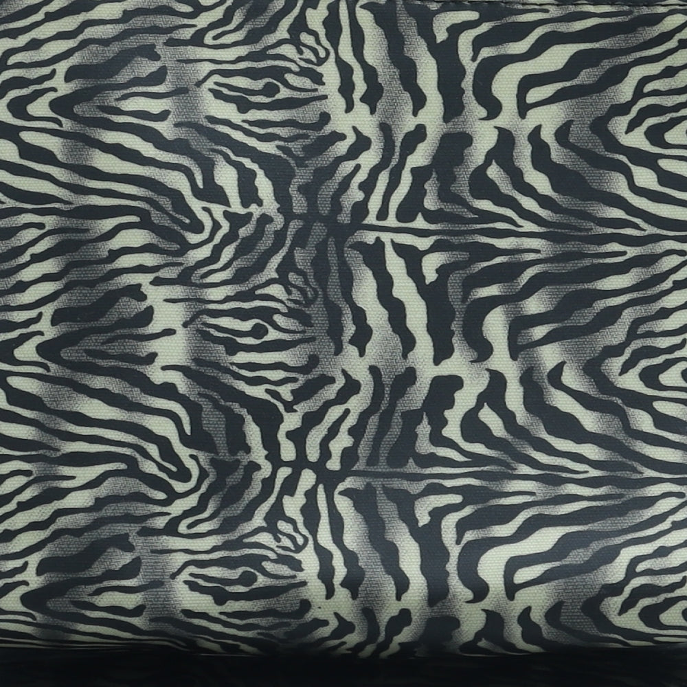 Paul's Boutique Womens Black Animal Print Polyurethane Clutch Size Small - Tiger Pattern