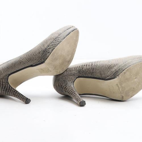 Preworn Womens Black Geometric Synthetic Court Heel UK - UK Size Estimated 6