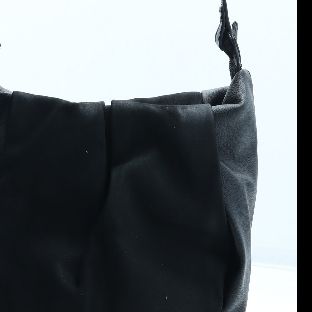 Preworn Womens Black Polyurethane Crossbody Size Medium