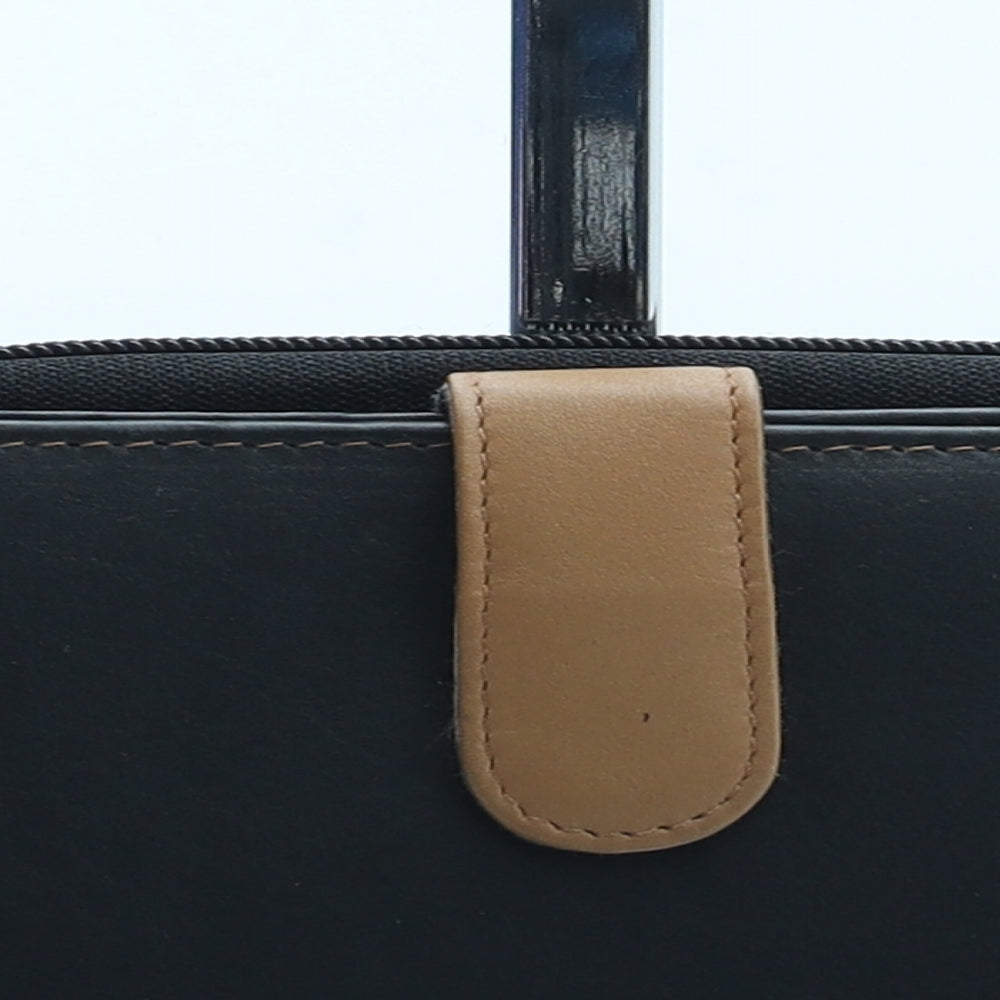 Preworn Womens Black Polyurethane Bow Tie Wallet Size S