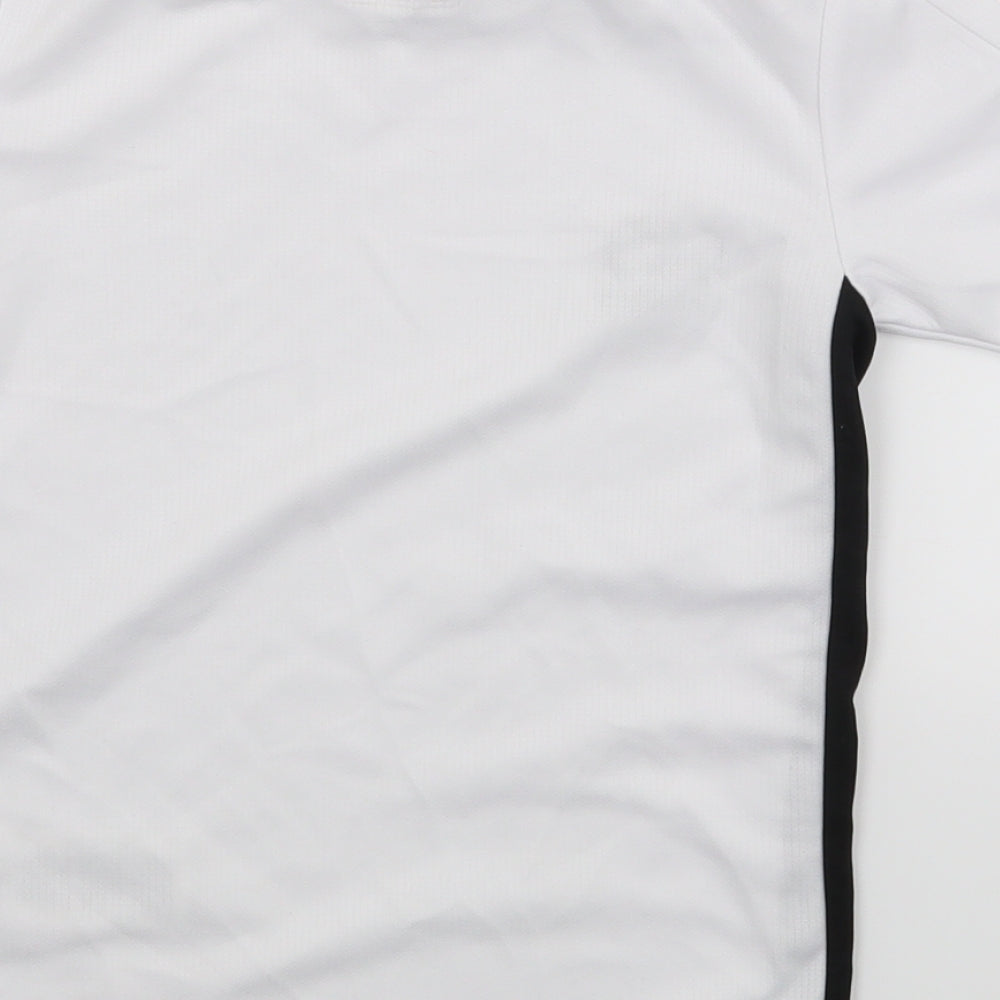 Sandico Boys White   Basic T-Shirt Size 5-6 Years
