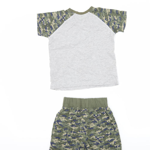 Matalan Boys Grey Camouflage   Pyjama Set Size 5 Years  - Slogan