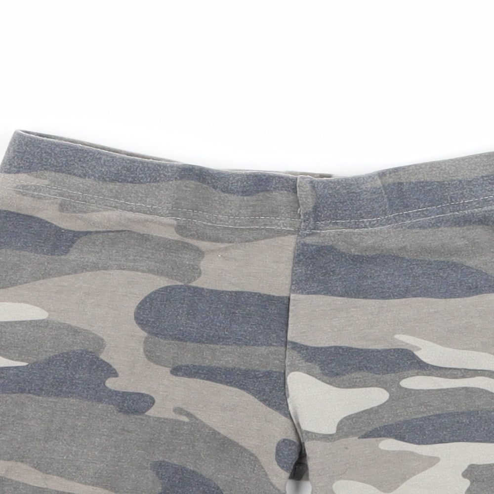 Primark Girls Green Camouflage  Sweat Shorts Size 8-9 Years