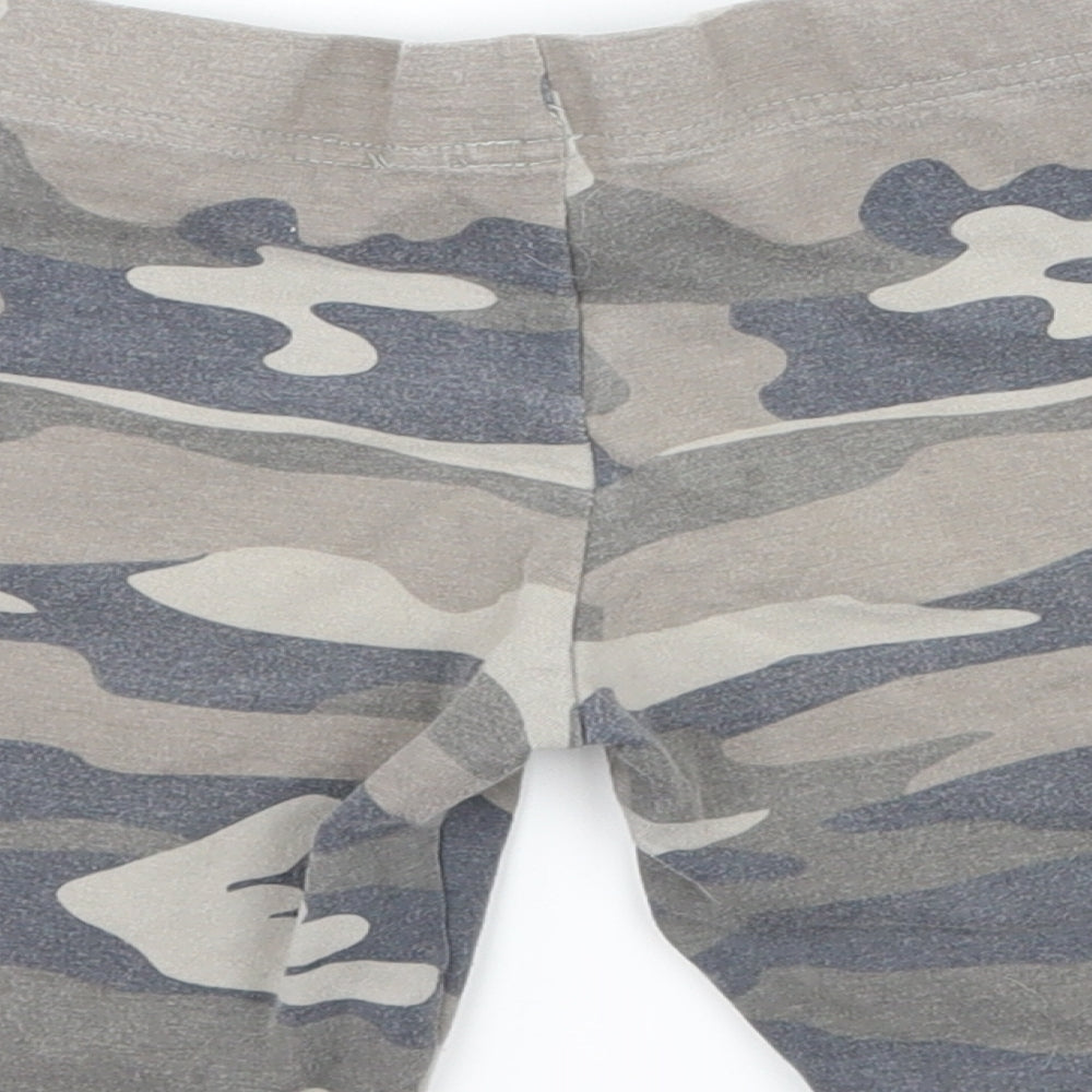 Primark Girls Green Camouflage  Sweat Shorts Size 8-9 Years