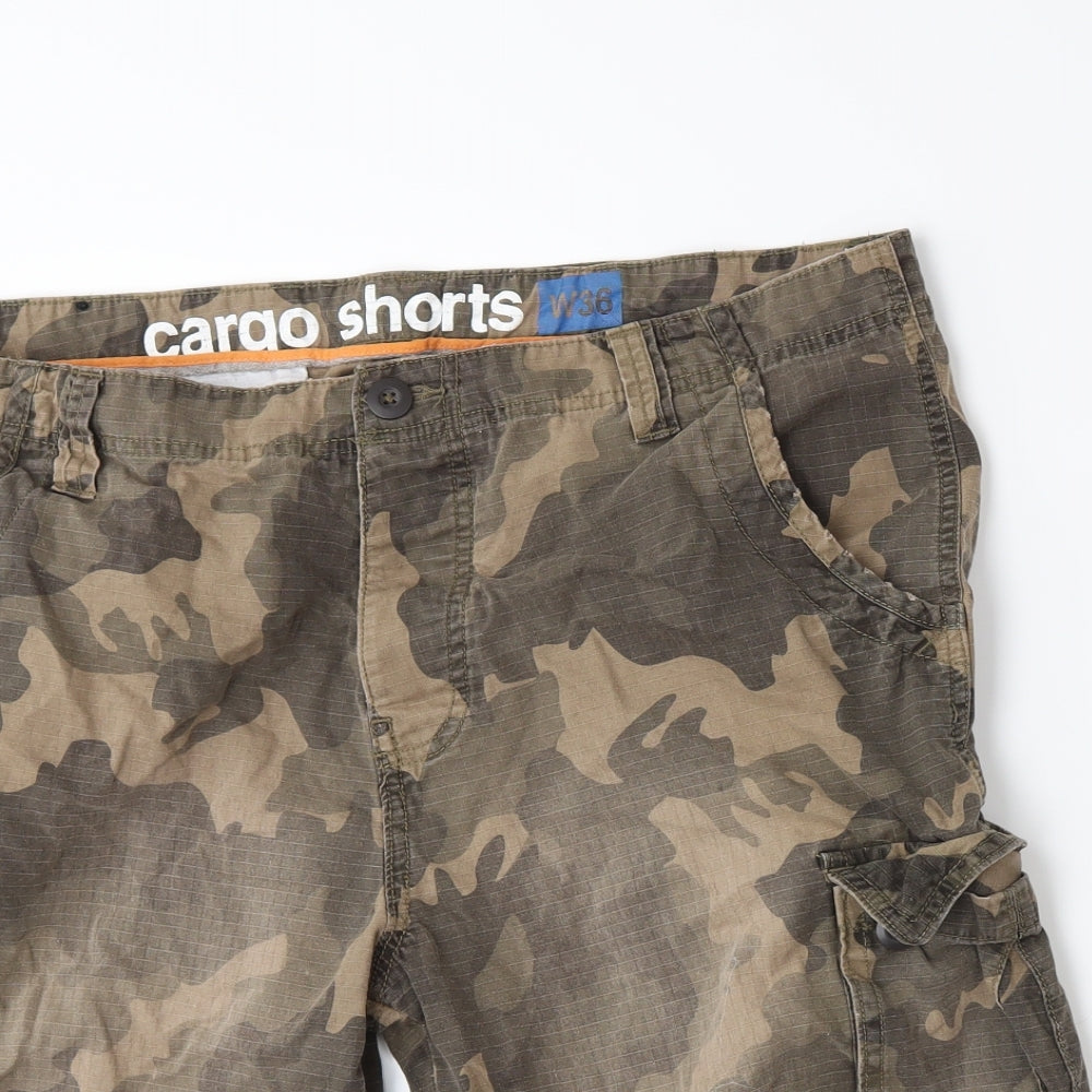 Preworn Mens Green Camouflage  Cargo Shorts Size 36