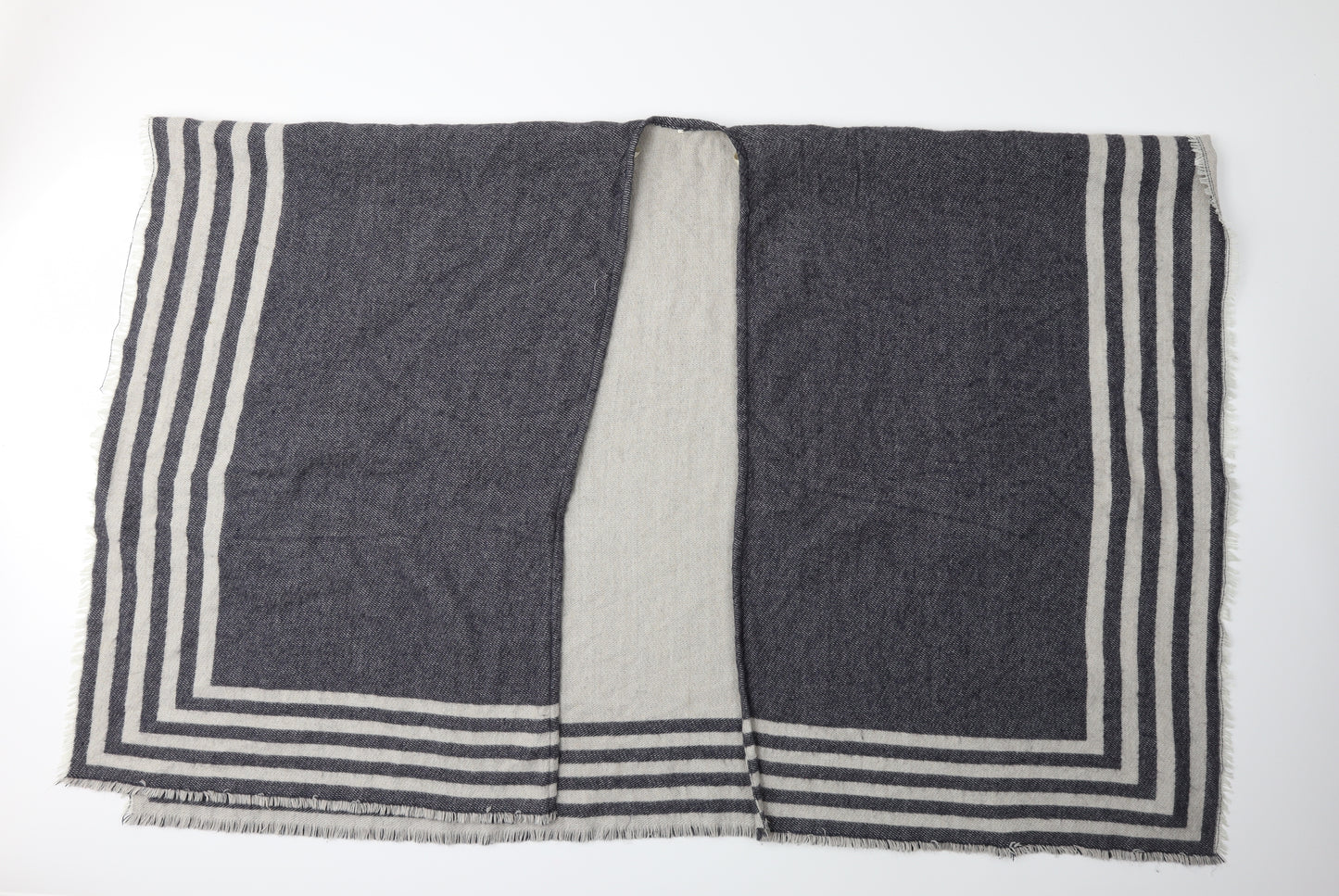 Preworn Womens Grey Striped   Shawl/Wrap
