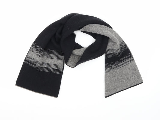 Front view of Preworn men’s black knit rectangle scarf scarf one size