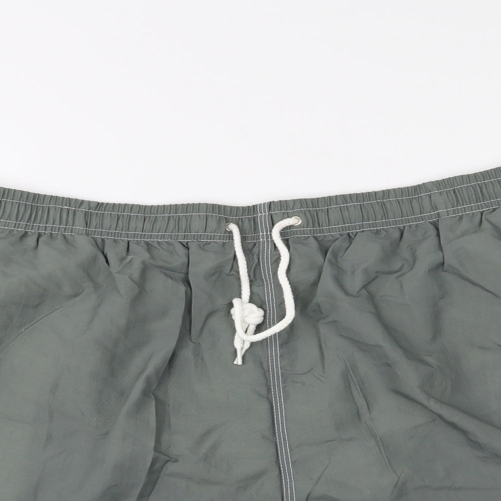 Ocean Club Mens Grey   Sweat Shorts Size XL