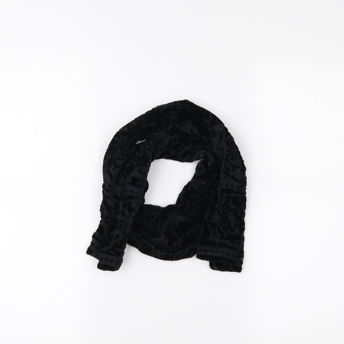 Preworn Womens Black  Velvet  Scarf