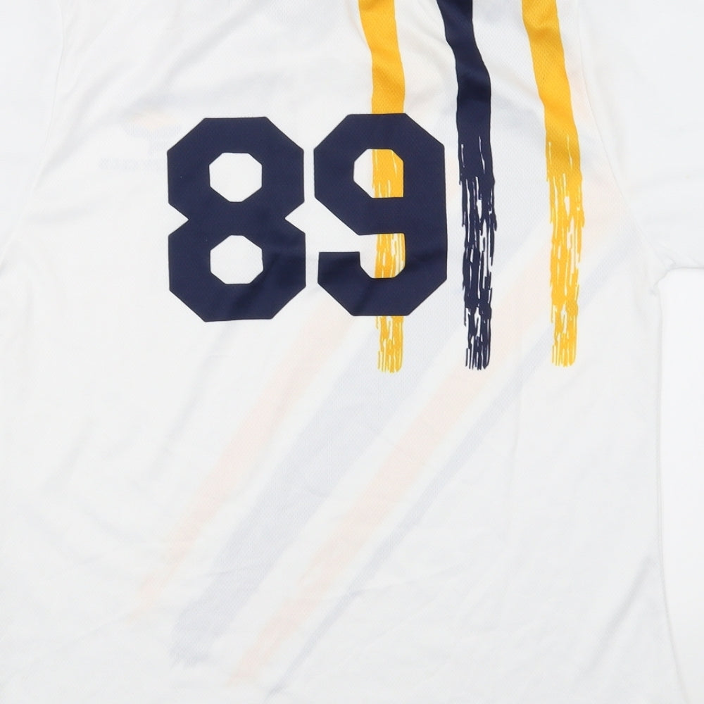 Logan hockey club  Mens White    T-Shirt Size M