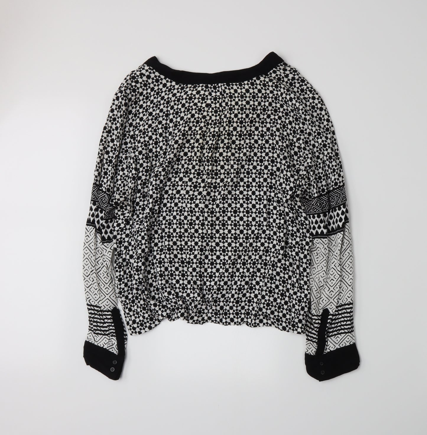 H&M Womens Black Geometric  Basic T-Shirt Size 16