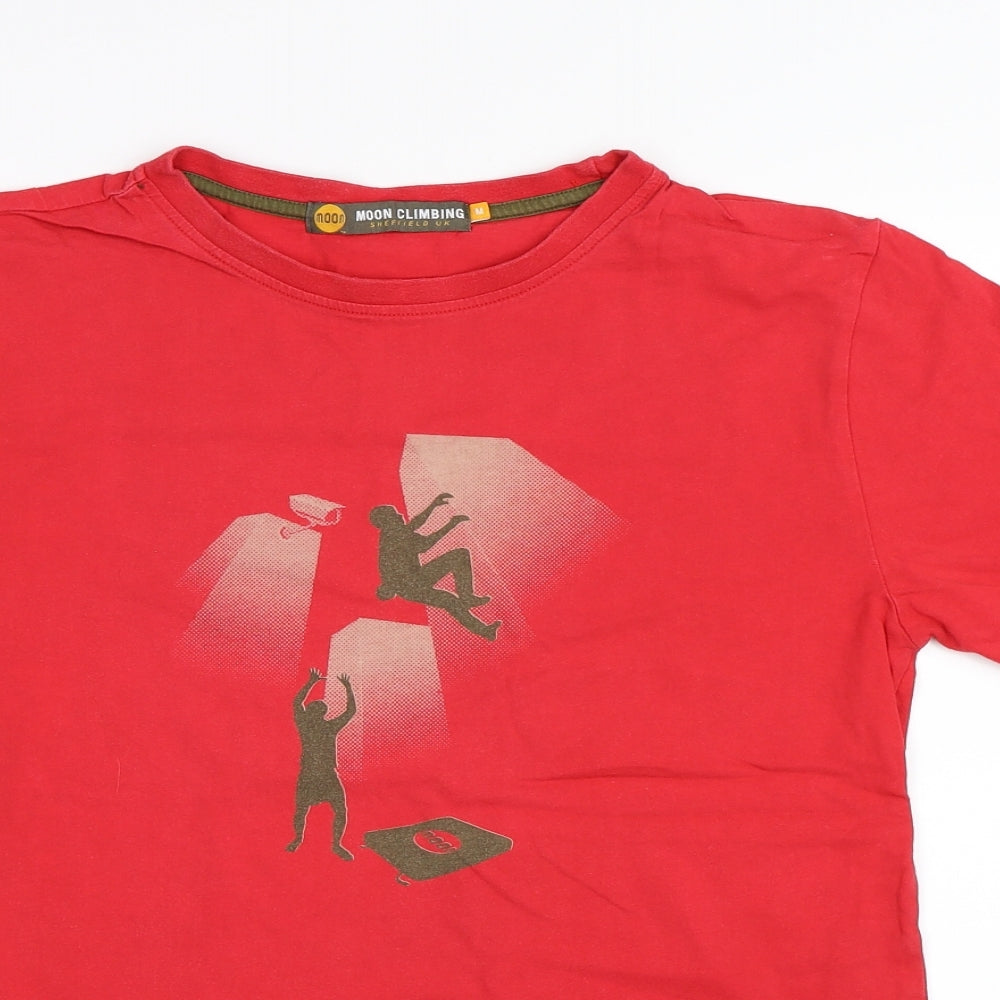 Moon Climbing Mens Red    T-Shirt Size M