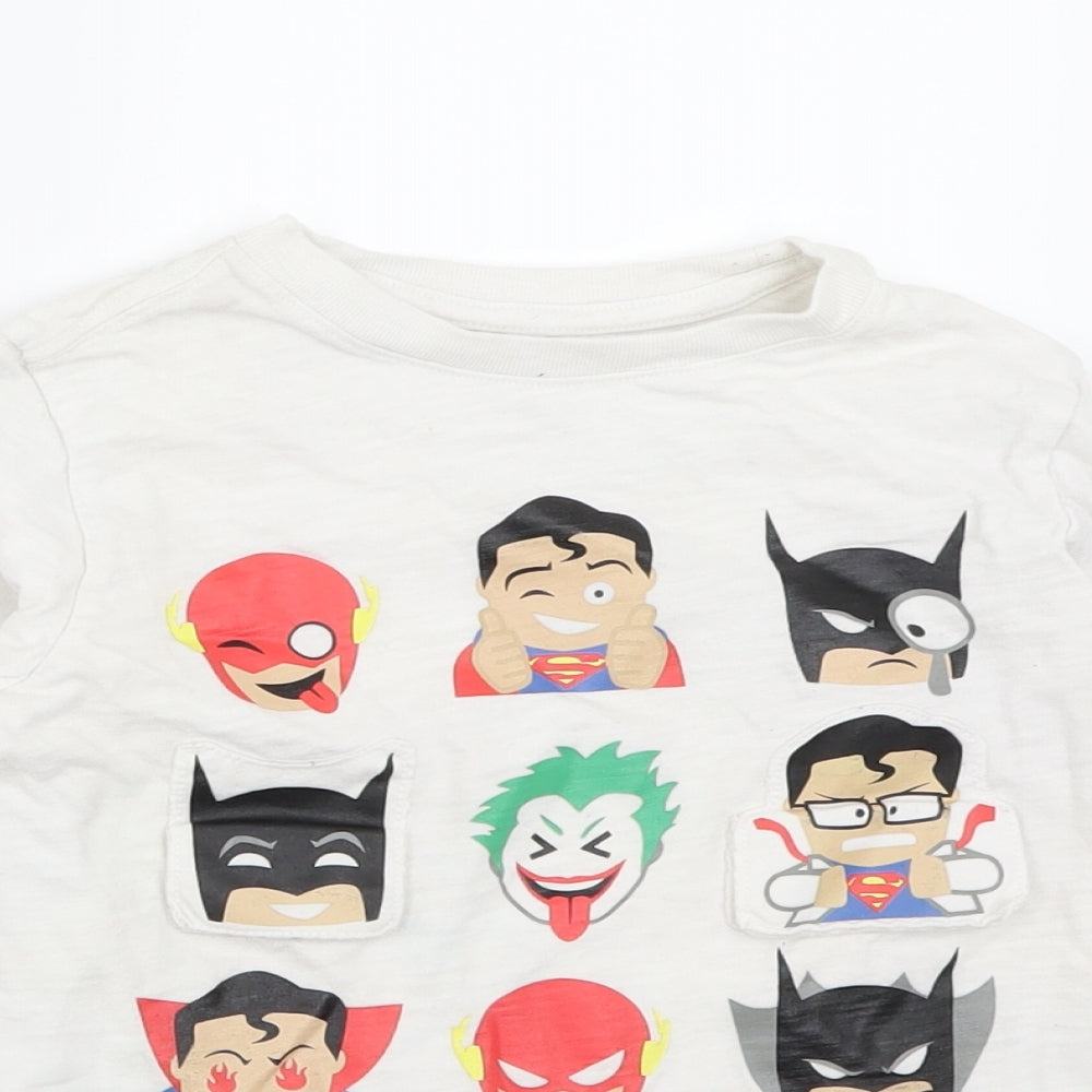Gap  Boys White    T-Shirt Size 5 Years