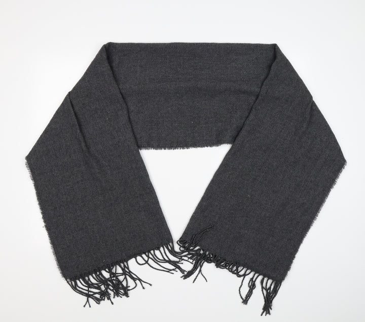 Preworn Womens Grey Knit Scarf