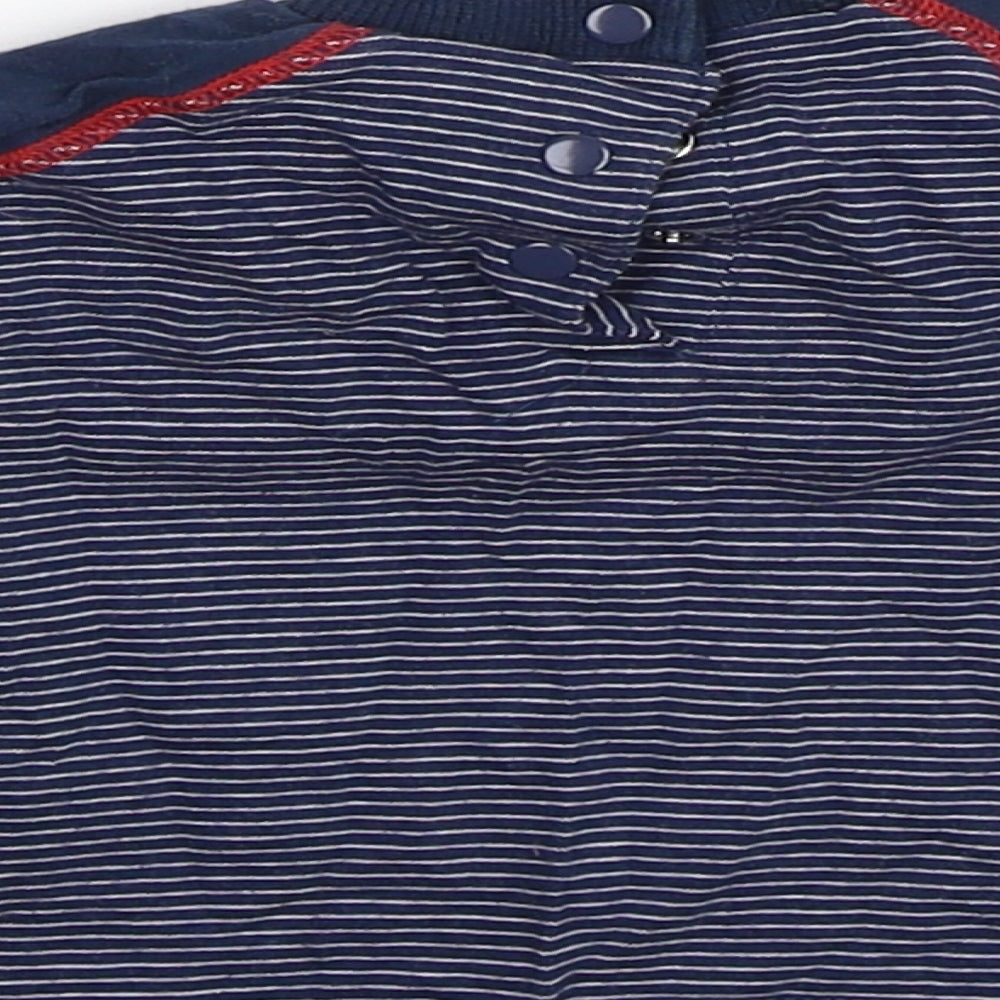 Preworn Baby Blue Striped  Basic T-Shirt Size 9-12 Months
