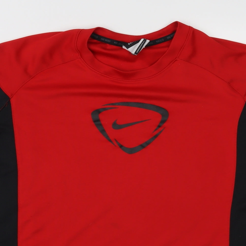 Nike Boys Red   Basic T-Shirt Size 15-16 Years